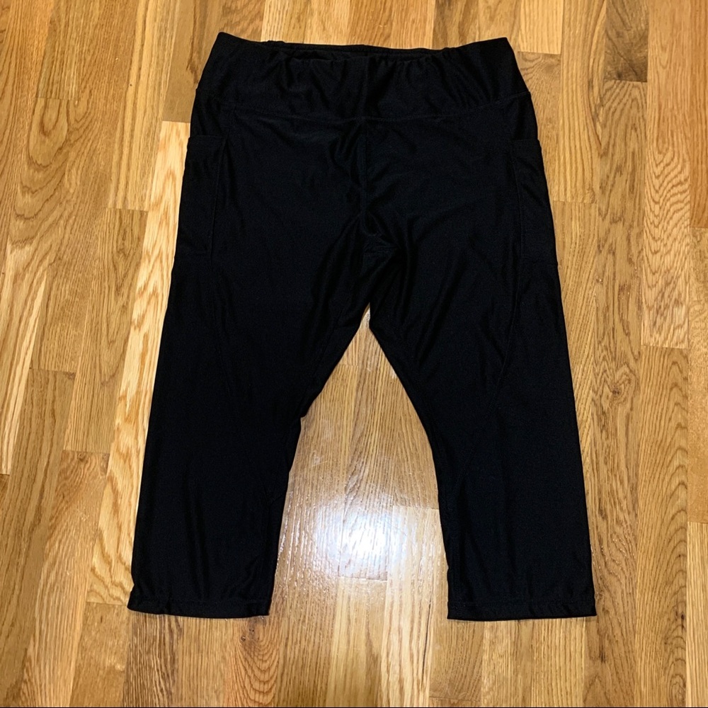 Reebok Black Cropped Yoga Pants
